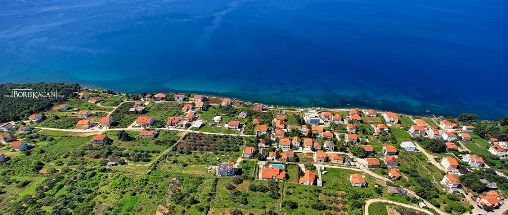 Dalmatia tourist guide, Private apartments and holiday homes in Kozino