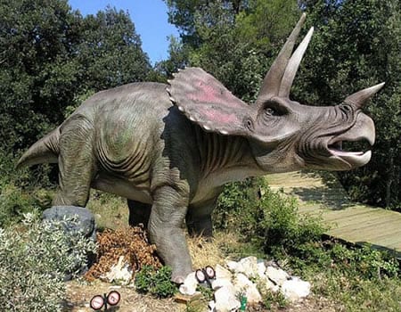 8: Posjetite Dinopark