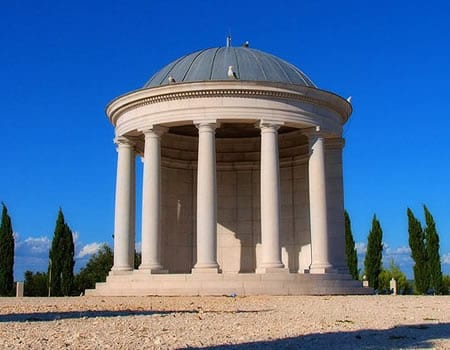2: Čarobni Crveni Otok